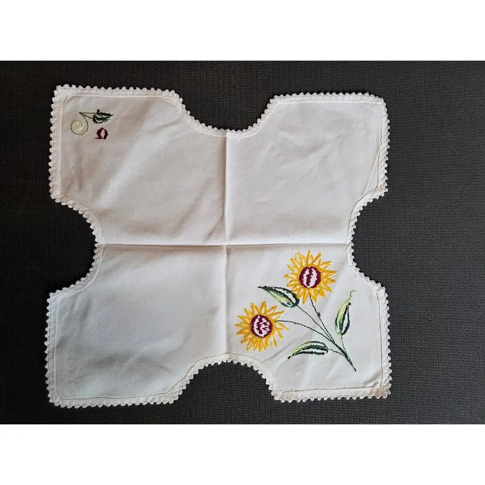 Vintage Embroidered Sunflower Doily Breadbasket Liner Cotton Cottagecore Granny